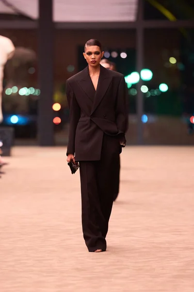 Look 1